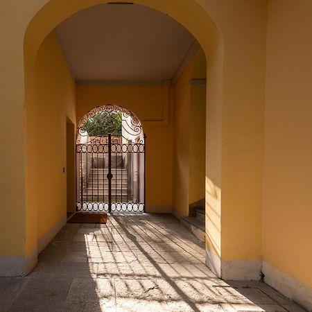 Appartamento Tivano In Centro Storico Комо Екстериор снимка