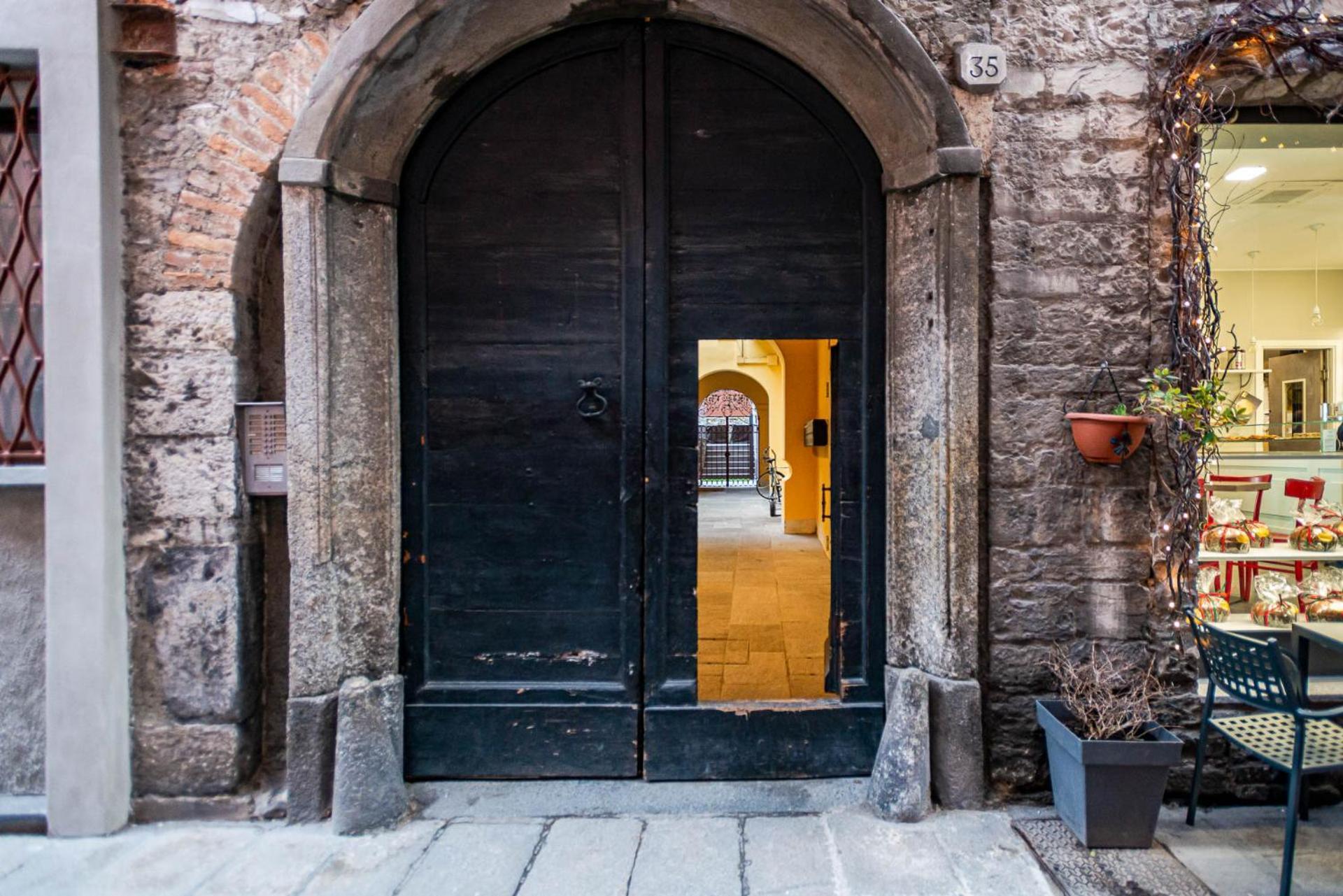 Appartamento Tivano In Centro Storico Комо Екстериор снимка